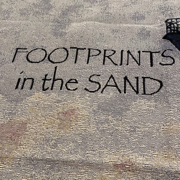 Scenic Throw “Foot prints in the sand” - Picture 2 of 6